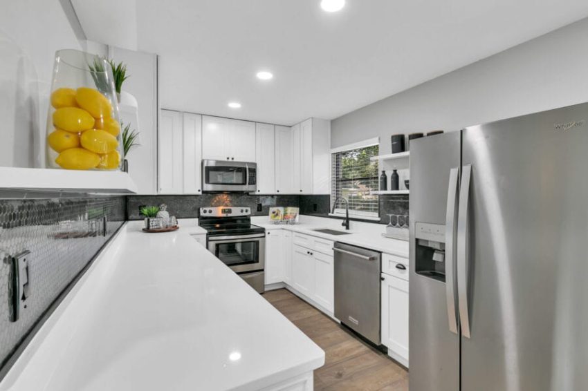 1734 Michigan Ave 009