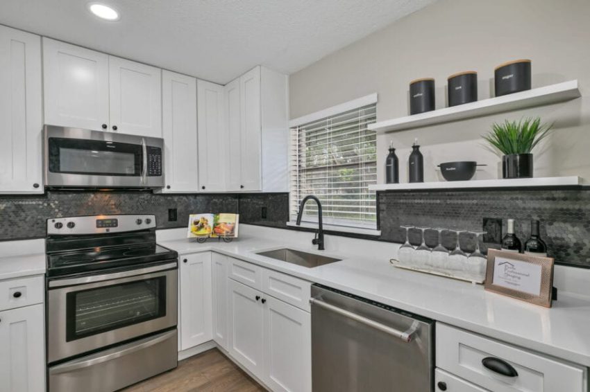 1734 Michigan Ave 012