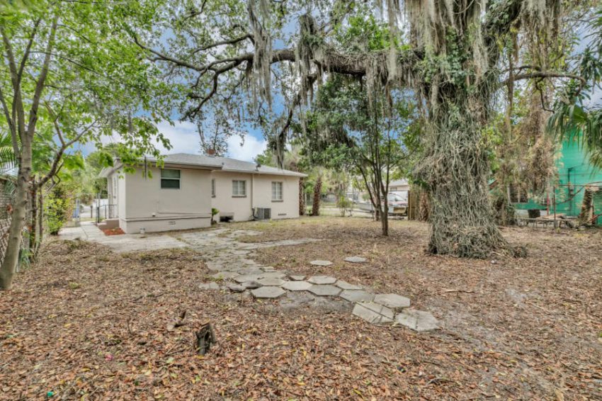 1827 20th St. S Saint Petersburg, FL 027