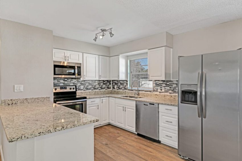226 E Wilbur Ave 009 (1)
