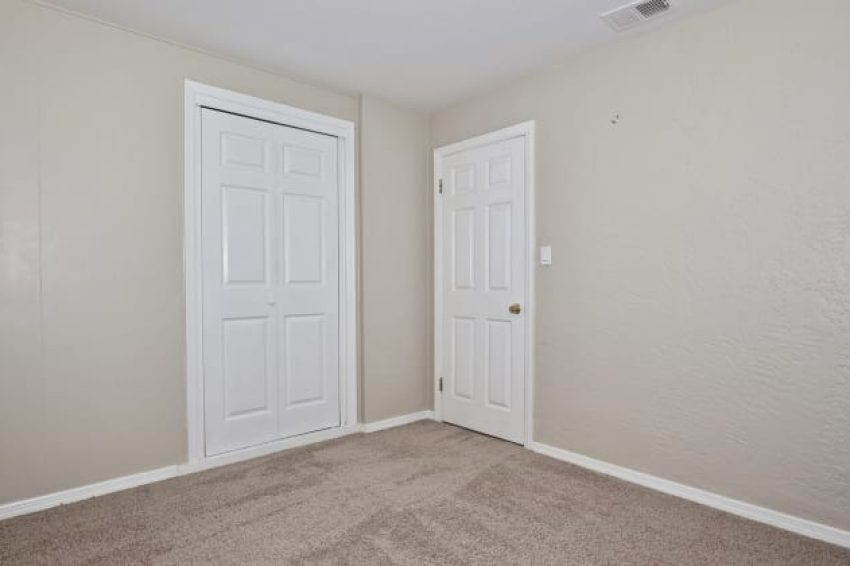 2414 South Elm Avenue - 11