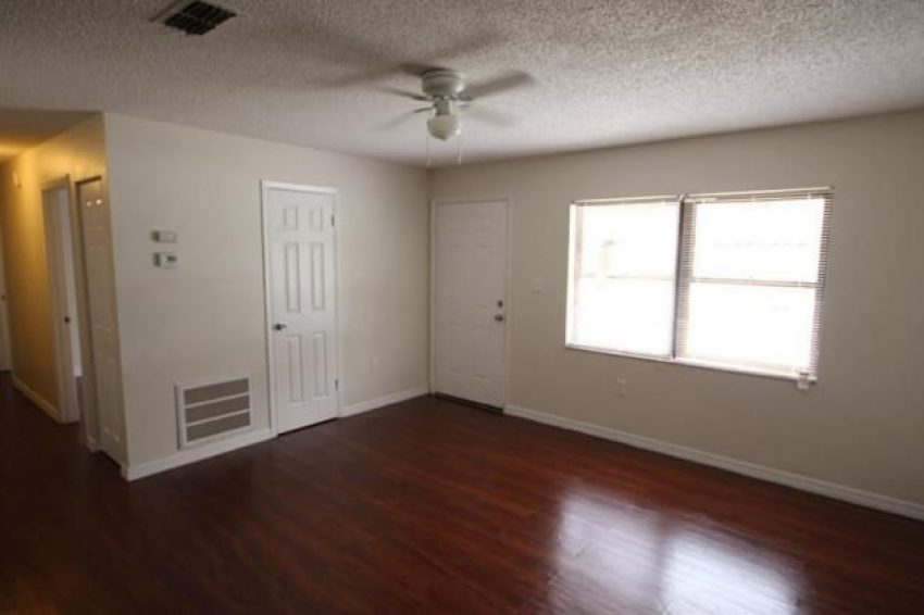 618 Reddick Street Eustis, FL 32726 3