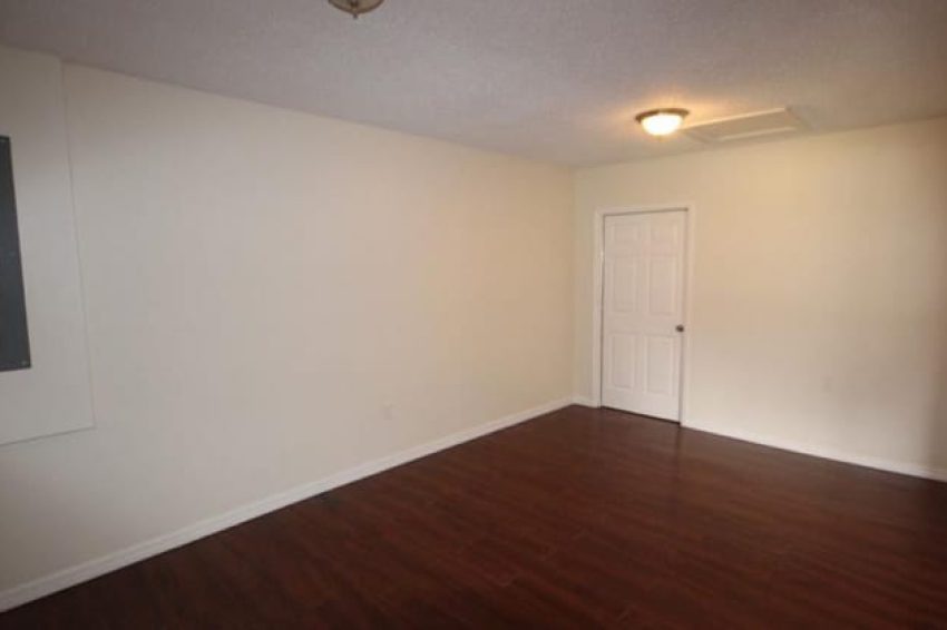 618 Reddick Street Eustis, FL 32726 4