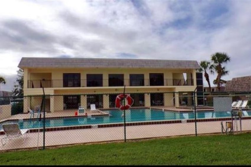 1028 ROYAL OAK BLVD LEESBURG, FL 34748 12