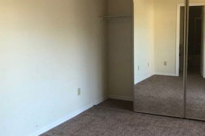 1028 ROYAL OAK BLVD LEESBURG, FL 34748 4