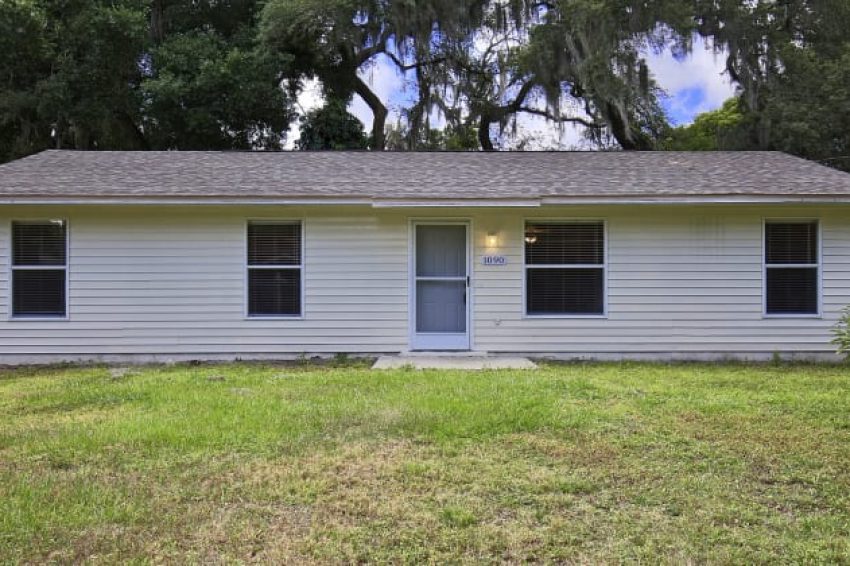 1090 East Voorhis - 1