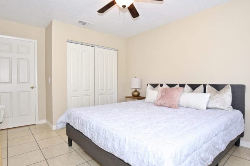 1090 East Voorhis - 13