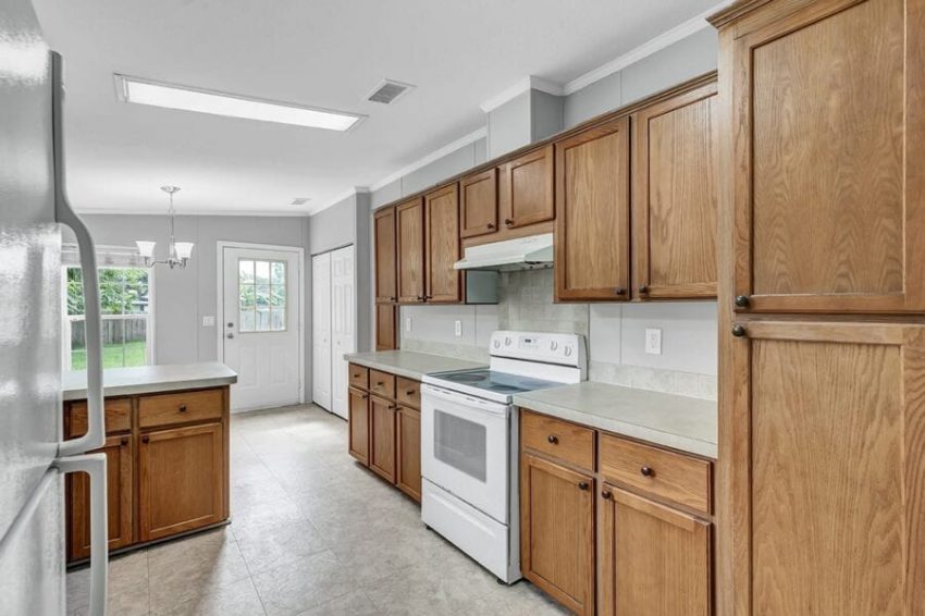 1305 Groveland Ave, Orlando, FL 32806 3