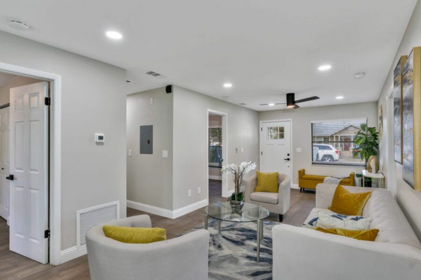 1734 Michigan Ave 011