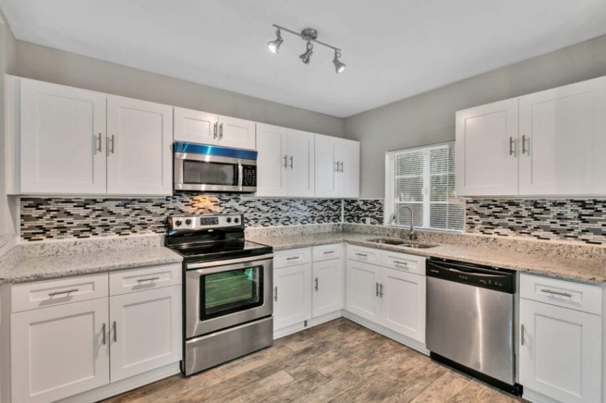 1827 20th St. S Saint Petersburg, FL 009