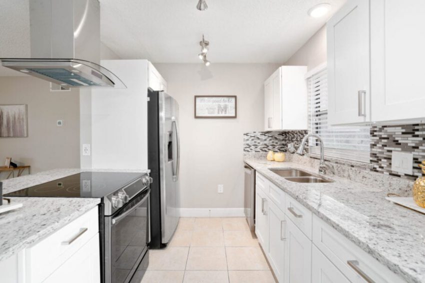 2232 Bannister St-11