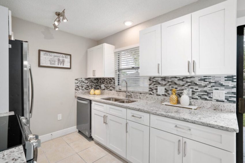 2232 Bannister St-13
