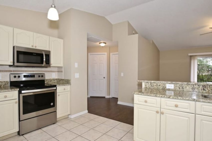 520 W EUCLID AVE, DELAND, FL 32720 9
